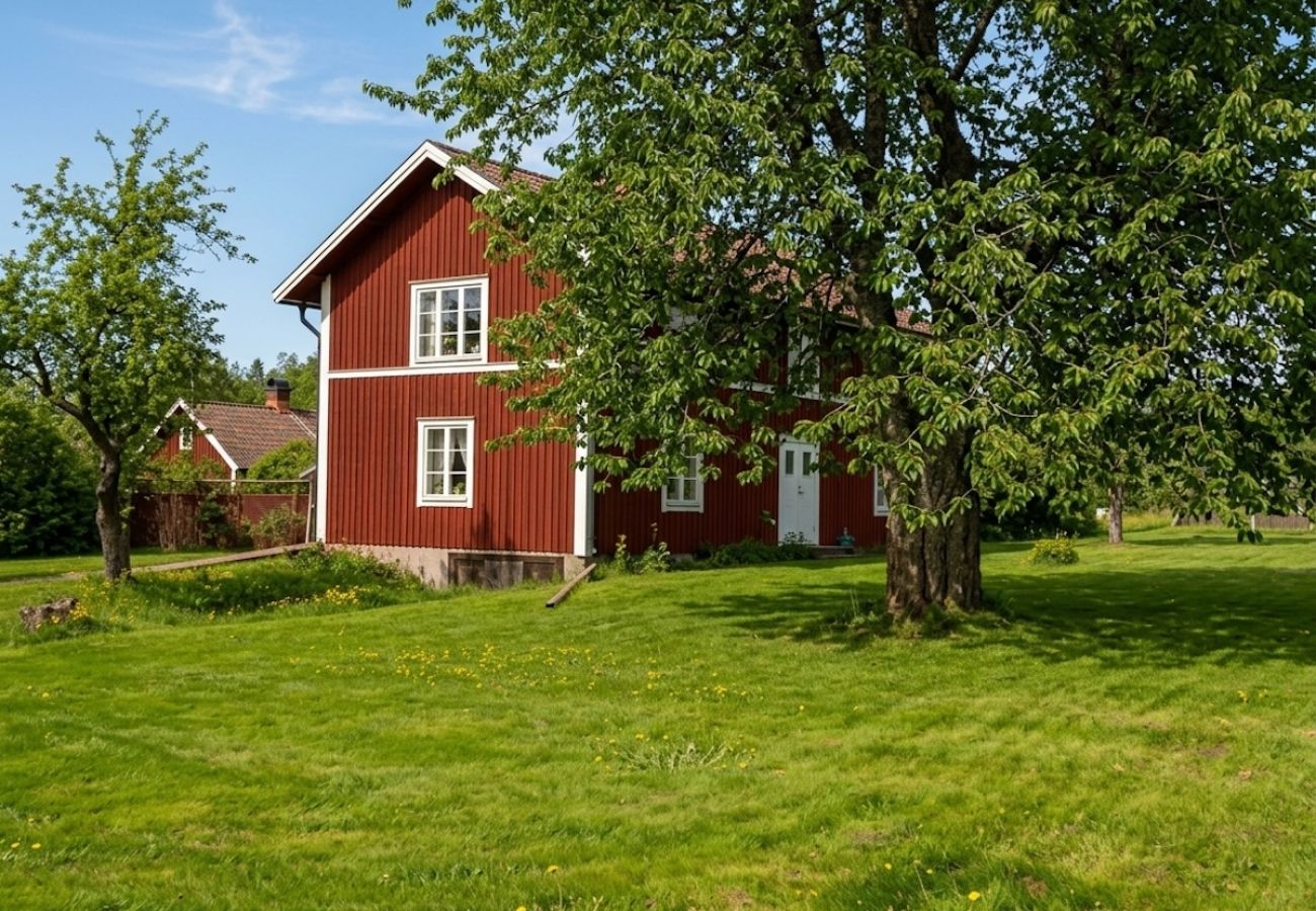 Ferienhaus in Tived - Urlaub auf einem Landhof mit eigenem Boot