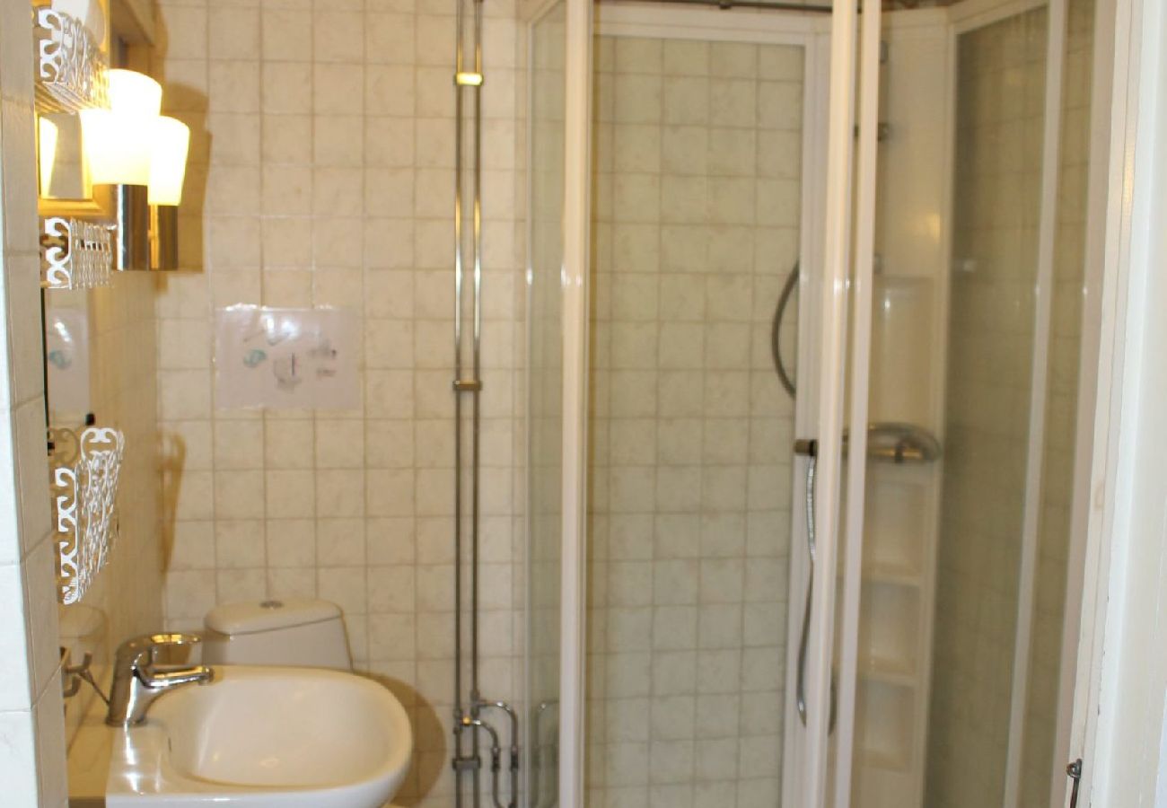 Ferienhaus in Väckelsång - Grosses Komfort-Ferienhaus mit privatem pool , Motorboot und Seeblick