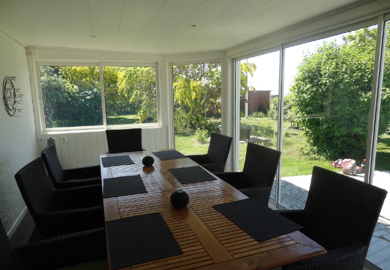 Ferienhaus in Löttorp - Strandvilla mit phantastischer Lage am Meer