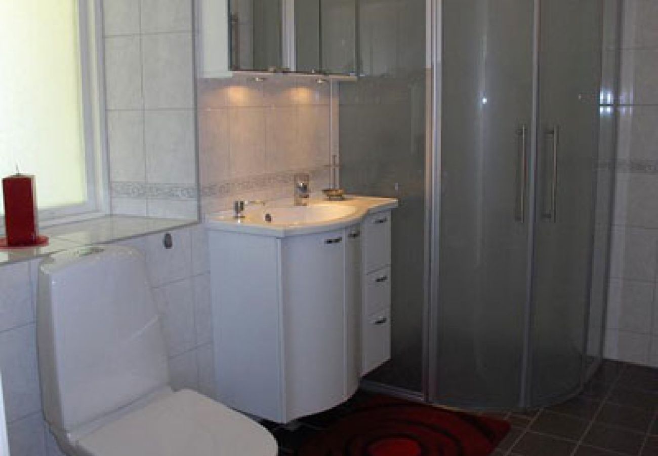 Ferienhaus in Löttorp - Strandvilla mit phantastischer Lage am Meer