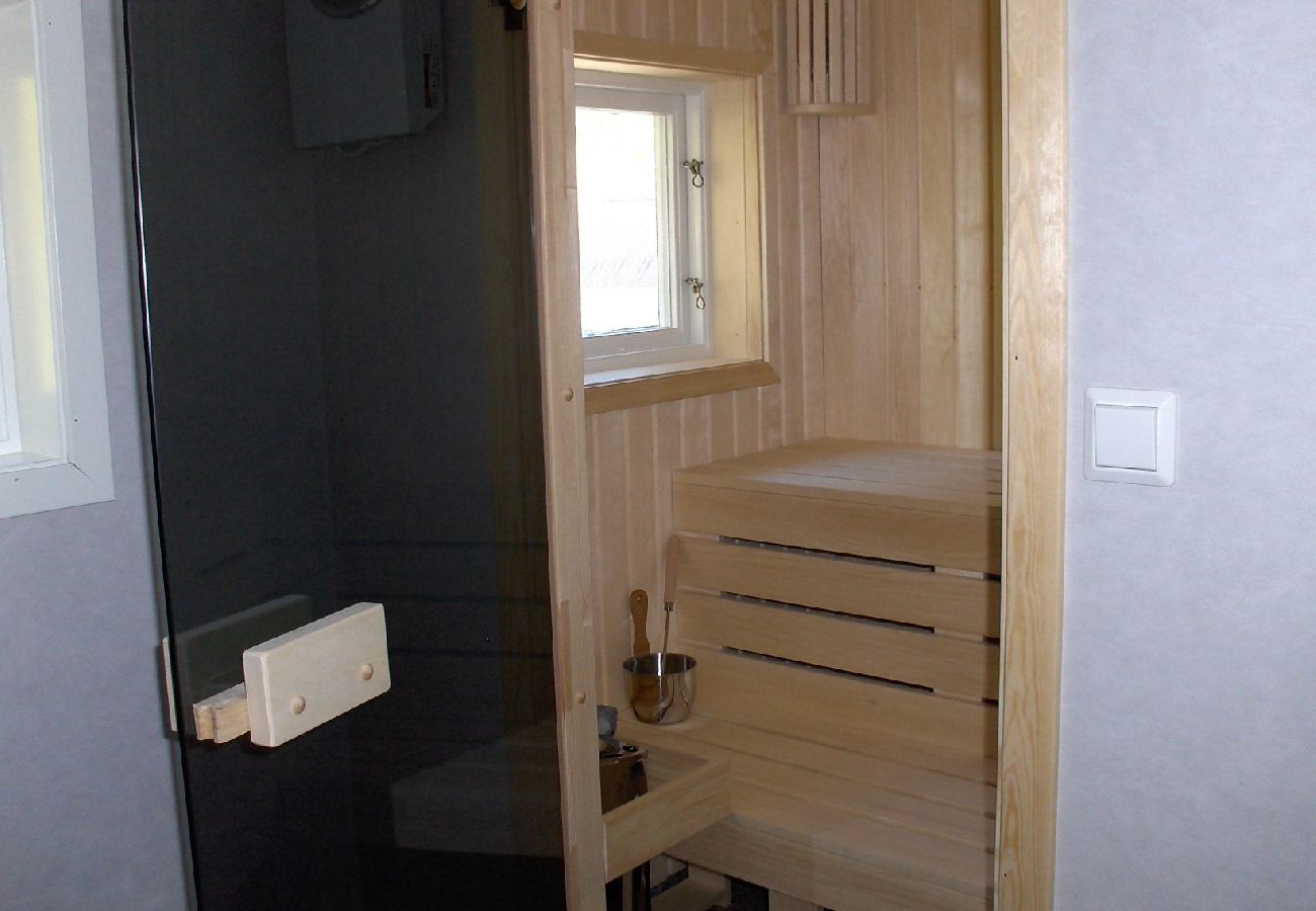 Ferienhaus in Löttorp - Strandvilla mit phantastischer Lage am Meer