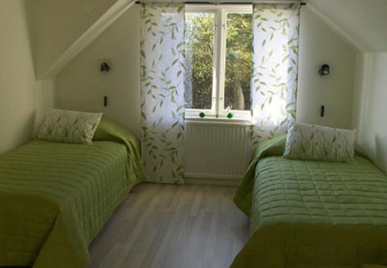 Ferienhaus in Löttorp - Strandvilla mit phantastischer Lage am Meer