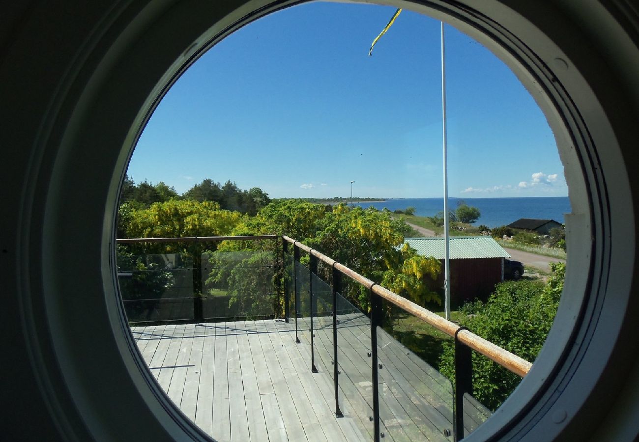 Ferienhaus in Löttorp - Strandvilla mit phantastischer Lage am Meer