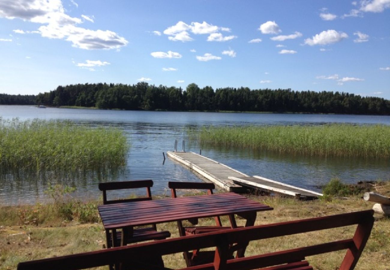 Ferienhaus in Köpmannebro - Ferienhaus am Ufer des Dalsland Kanals