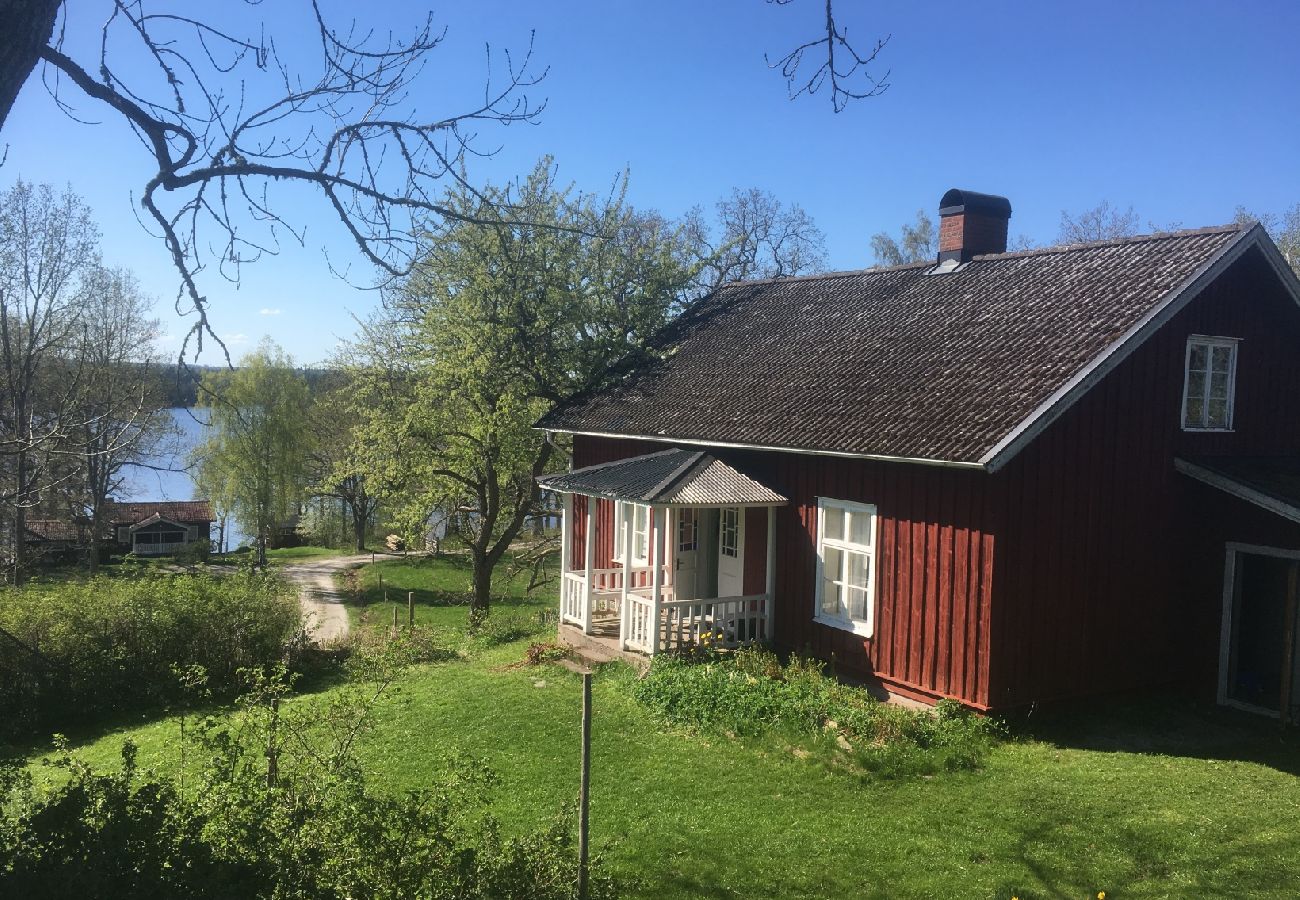 Ferienhaus in Köpmannebro - Ferienhaus am Ufer des Dalsland Kanals