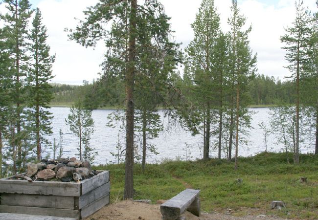 Ferienhaus in Arvidsjaur - Urlaub im Blaubeerwald am See mit Boot Ferienhaus in Arvidsjaur - Urlaub im Blaubeerwald am See mit Boot
