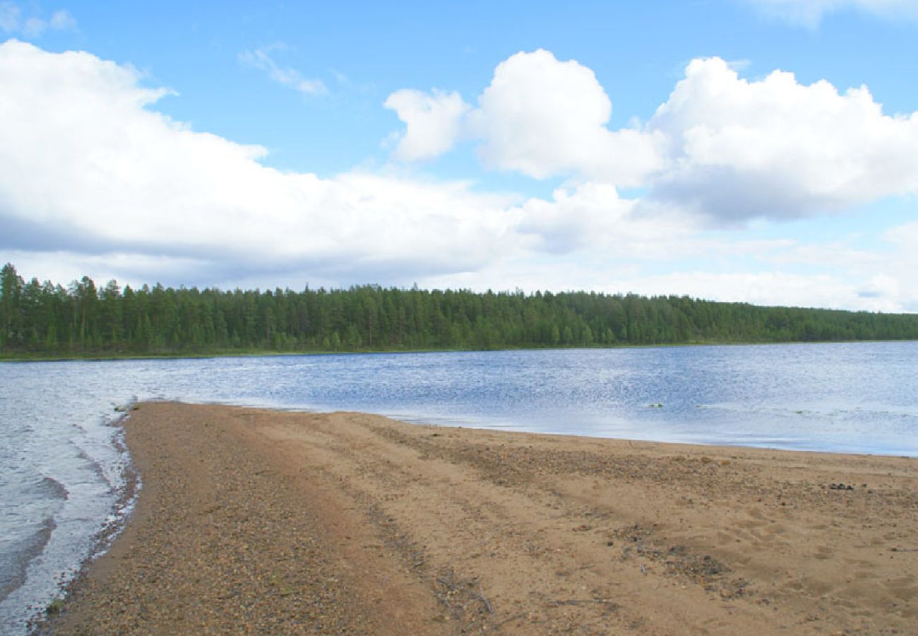 Ferienhaus in Arvidsjaur - Urlaub im Blaubeerwald am See mit Boot