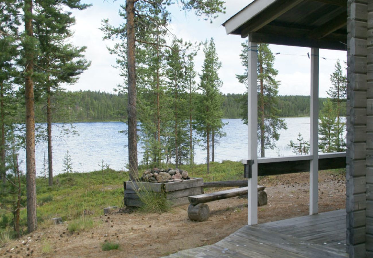 Ferienhaus in Arvidsjaur - Urlaub im Blaubeerwald am See mit Boot