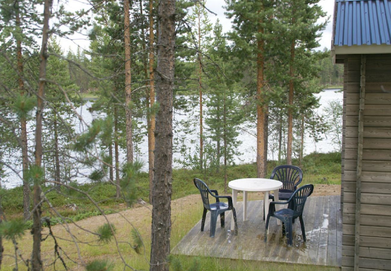 Ferienhaus in Arvidsjaur - Urlaub im Blaubeerwald am See mit Boot