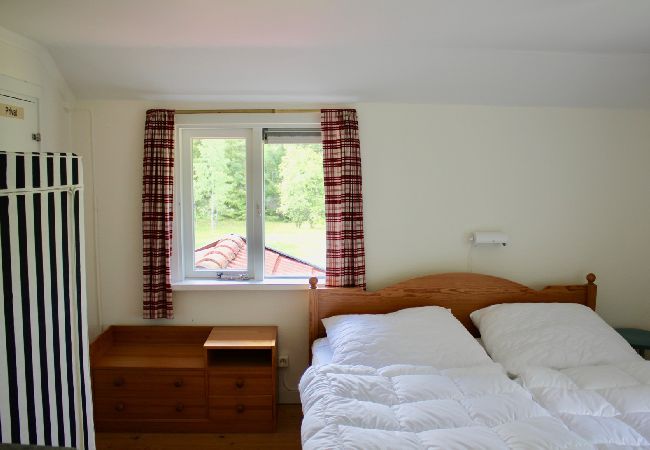 Ferienhaus in Sävsjöström - Urlaub in Alleinlage mitten im Wald mit Sauna und Kanu