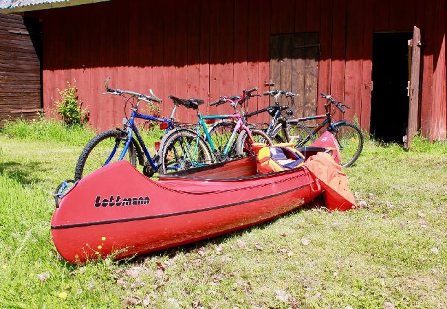 Ferienhaus in Sävsjöström - Urlaub in Alleinlage mitten im Wald mit Sauna und Kanu