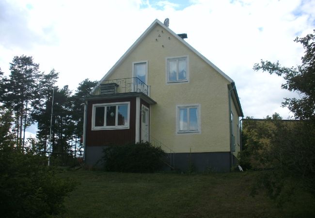 Ferienhaus in Ruda - Schönes Ferienhaus am Waldrand bei Högsby