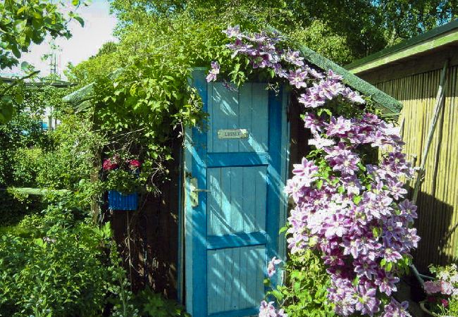 Ferienhaus in Lerberget - Urlaub in einem alten Fischerdorf 75 Meter vom Strand der Westküste Ferienhaus in Lerberget - Urlaub in einem alten Fischerdorf 75 Meter vom Strand der Westküste
