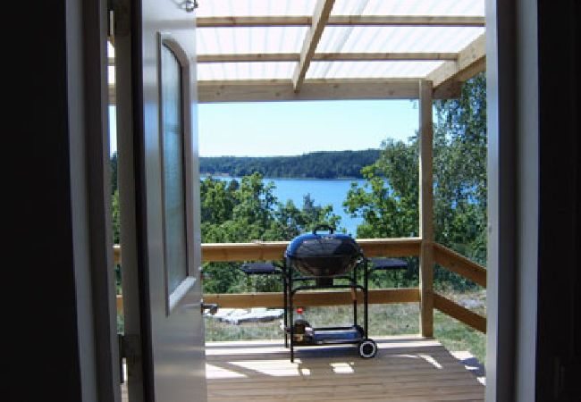 Ferienhaus in Vikbolandet - Angelurlaub mit Blick auf die See