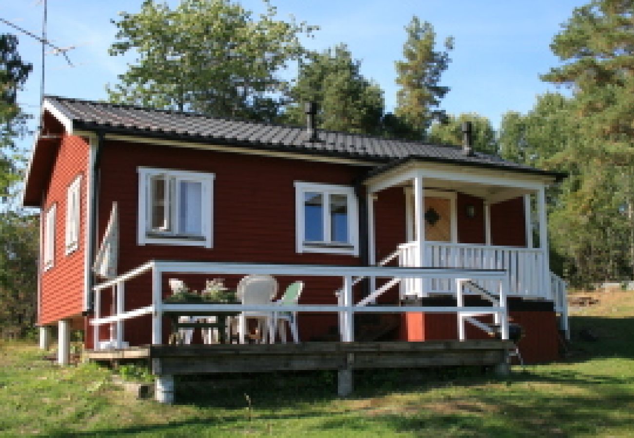 Ferienhaus in Malmköping - Natursköna Björklida