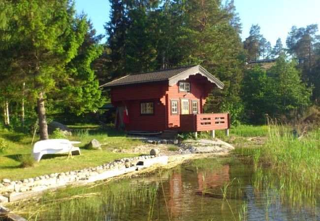 Ferienhaus in Muskö - Direkt am Wasser unweit von Stockholm