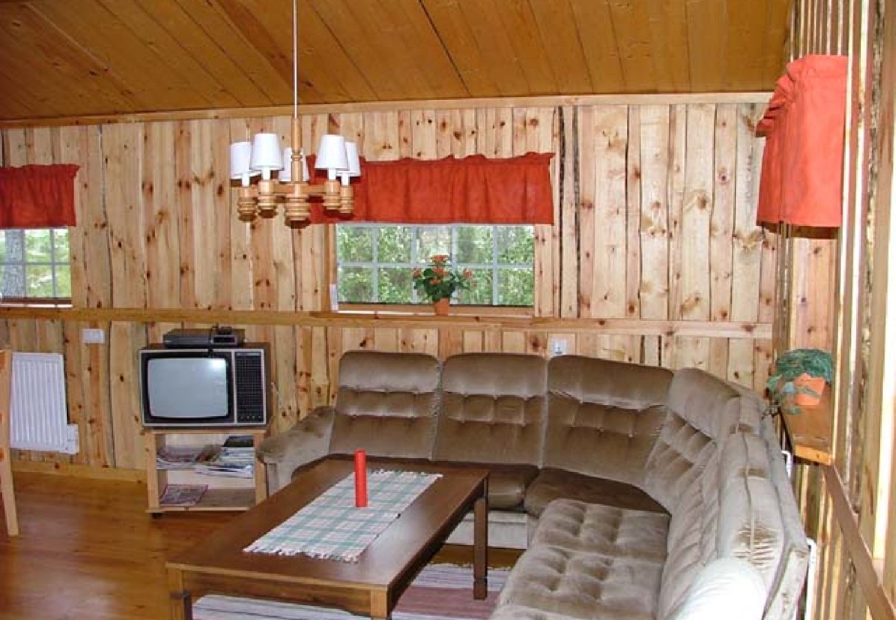 Ferienhaus in Horn - Gemütliche Blockhütte in Seenähe in wunderbarer Natur