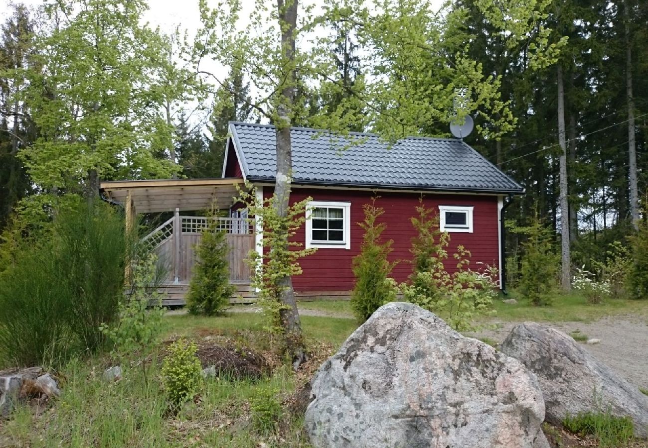 Ferienhaus in Hallaryd - Ferienhausidylle direkt am See