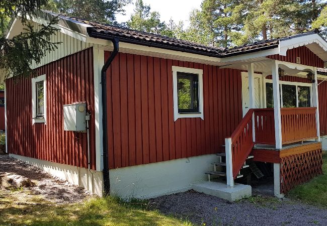 Ferienhaus in Figeholm - Ferienhaus in einer Sommeridylle nur 400 Meter von der Ostsee