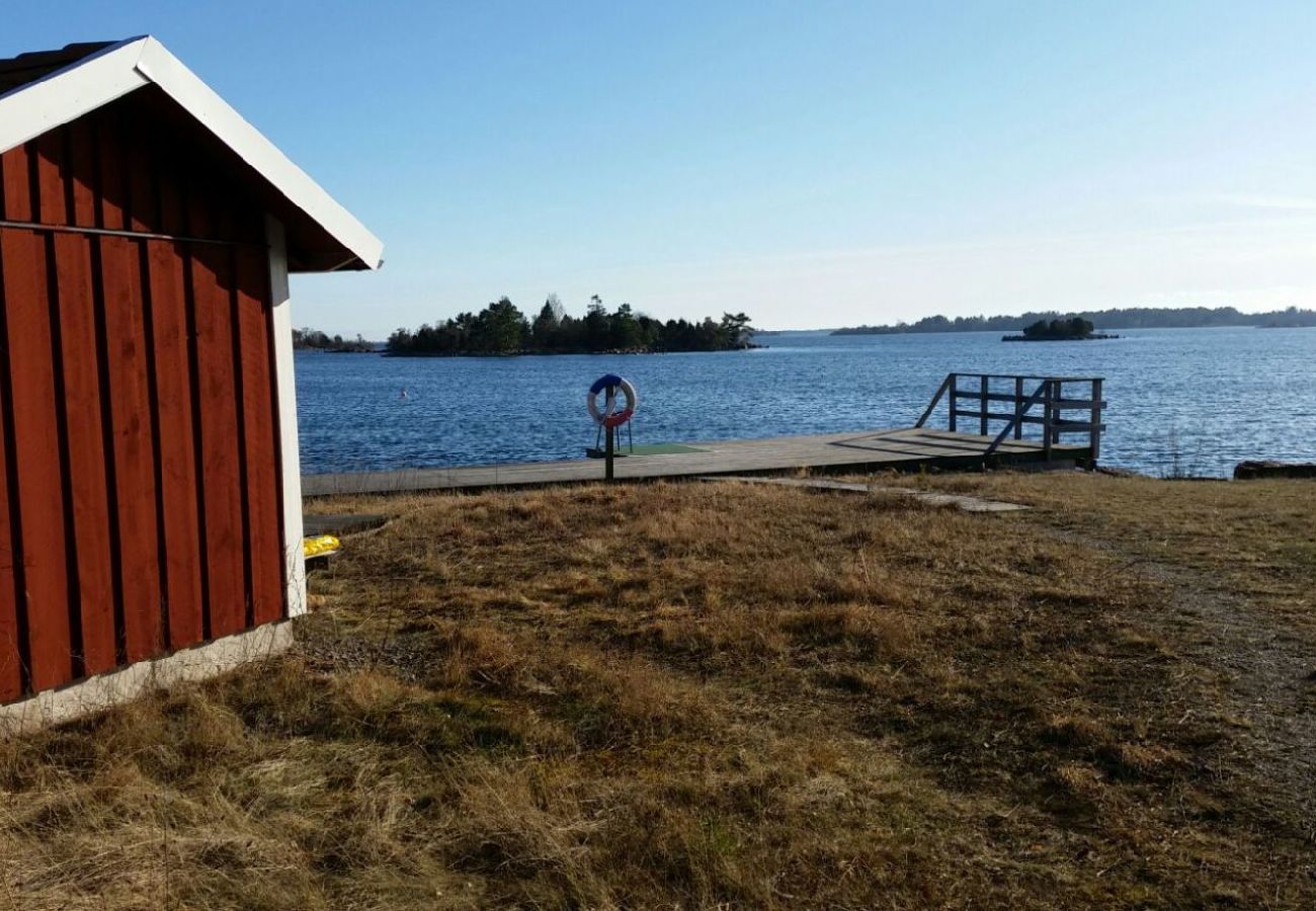 Ferienhaus in Figeholm - Ferienhaus in einer Sommeridylle nur 400 Meter von der Ostsee