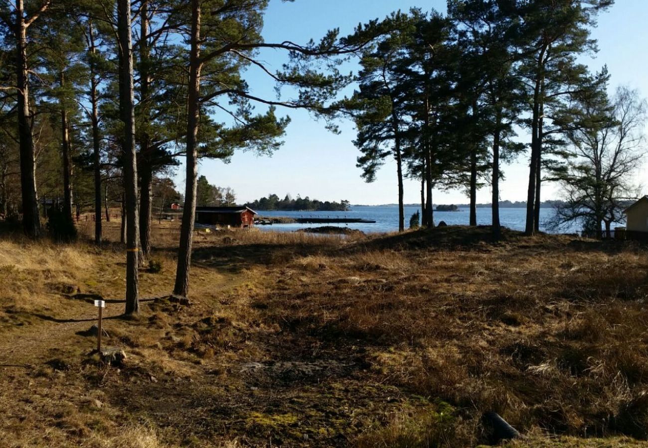 Ferienhaus in Figeholm - Ferienhaus in einer Sommeridylle nur 400 Meter von der Ostsee