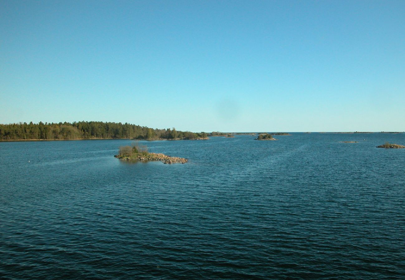 Ferienhaus in Figeholm - Ferienhaus in einer Sommeridylle nur 400 Meter von der Ostsee