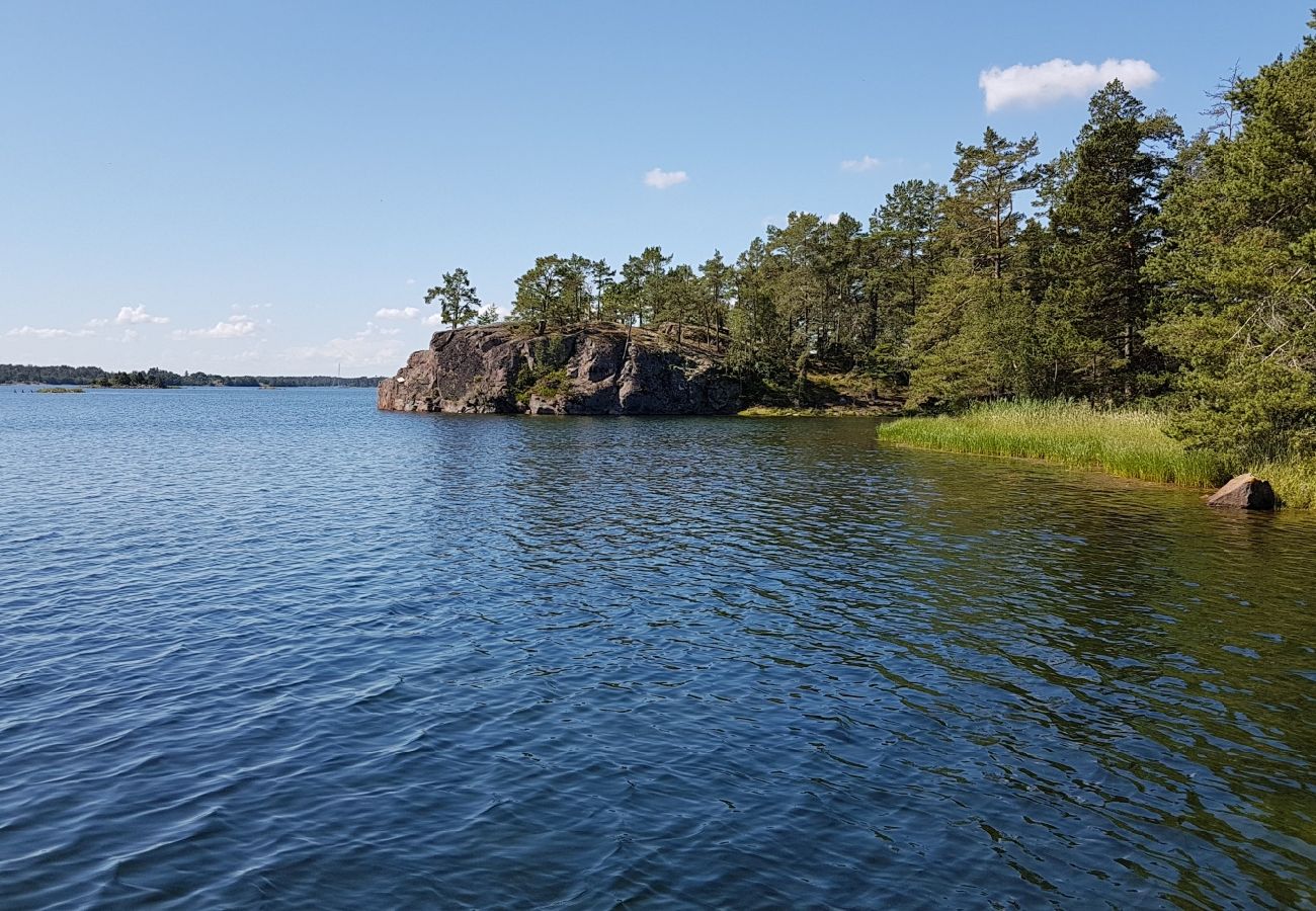 Ferienhaus in Figeholm - Ferienhaus in einer Sommeridylle nur 400 Meter von der Ostsee