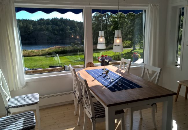 Ferienhaus in Uddevalla - Komfort-Ferienhaus am Meer in Südlage an der Westküste