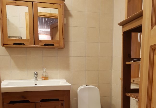 Ferienhaus in Bjärnum - 2 Ferienhäuser mit Sauna und Whirlpool direkt am See Ferienhaus in Bjärnum - 2 Ferienhäuser mit Sauna und Whirlpool direkt am See