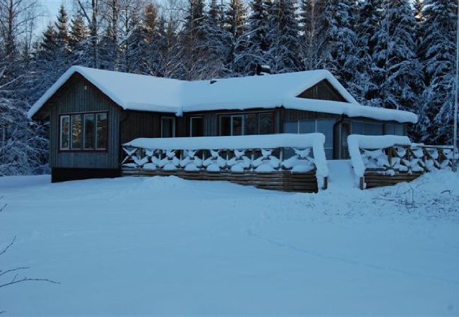 Ferienhaus in Vegby - Exklusive Lage in einer Bucht des Åsundensee