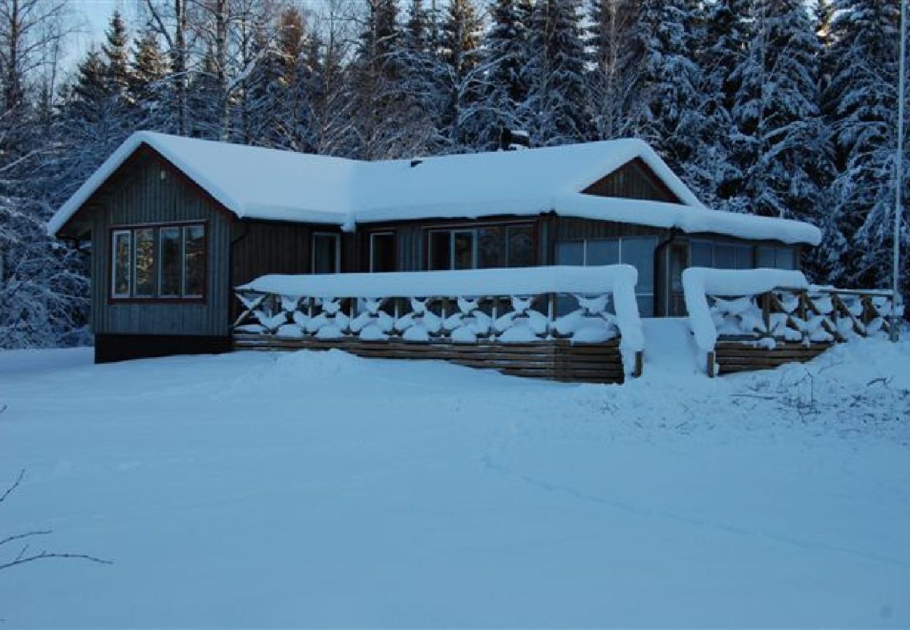 Ferienhaus in Vegby - Exklusive Lage in einer Bucht des Åsundensee