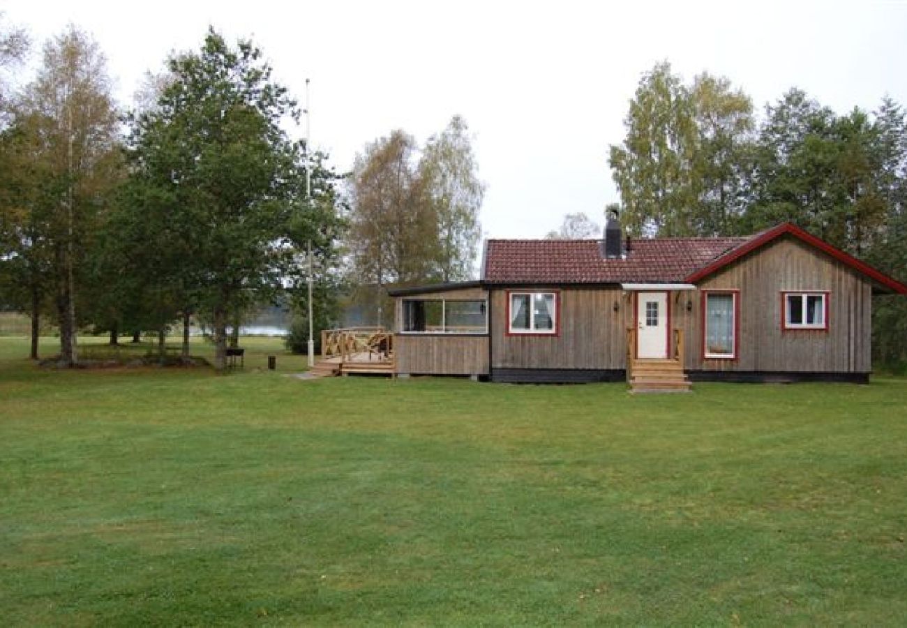 Ferienhaus in Vegby - Exklusive Lage in einer Bucht des Åsundensee