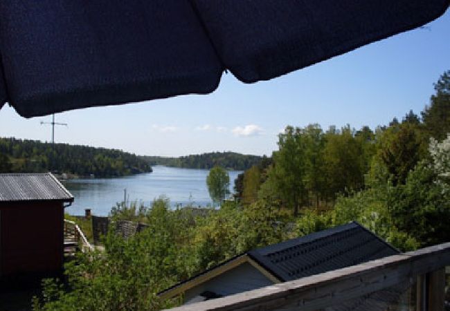 Ferienhaus in Bro - Verkaviken