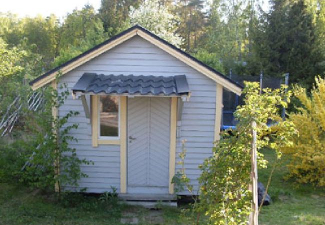 Ferienhaus in Bro - Verkaviken