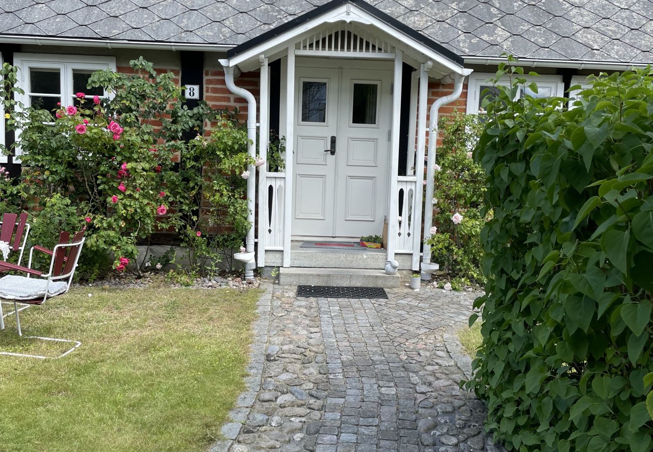 Ferienhaus in Kivik - Urlaub auf Österlen, einen Steinwurf vom Meer entfernt