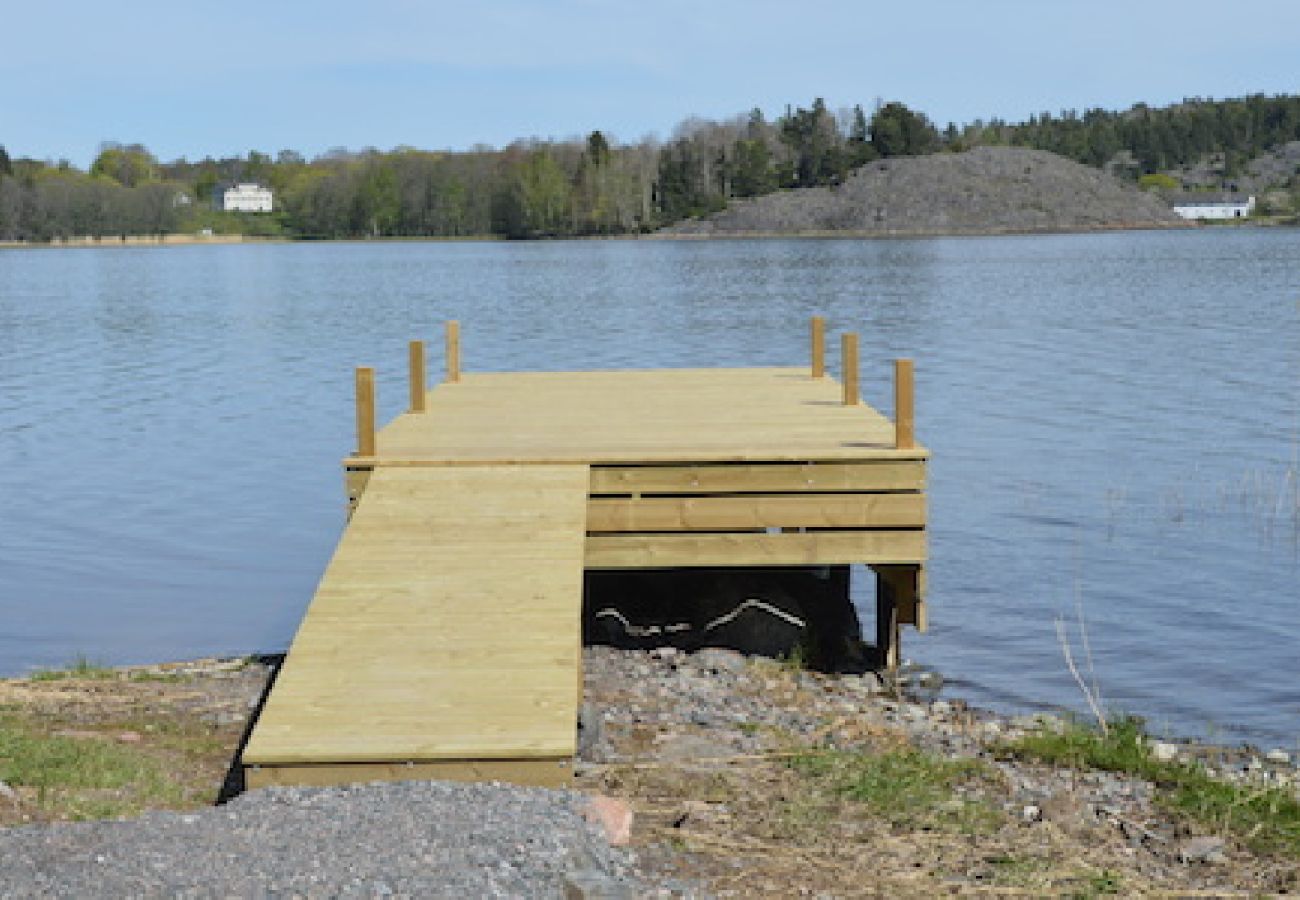 Ferienhaus in Vikbolandet - Angler-Ferienhaus 50 Meter vom Wasser 