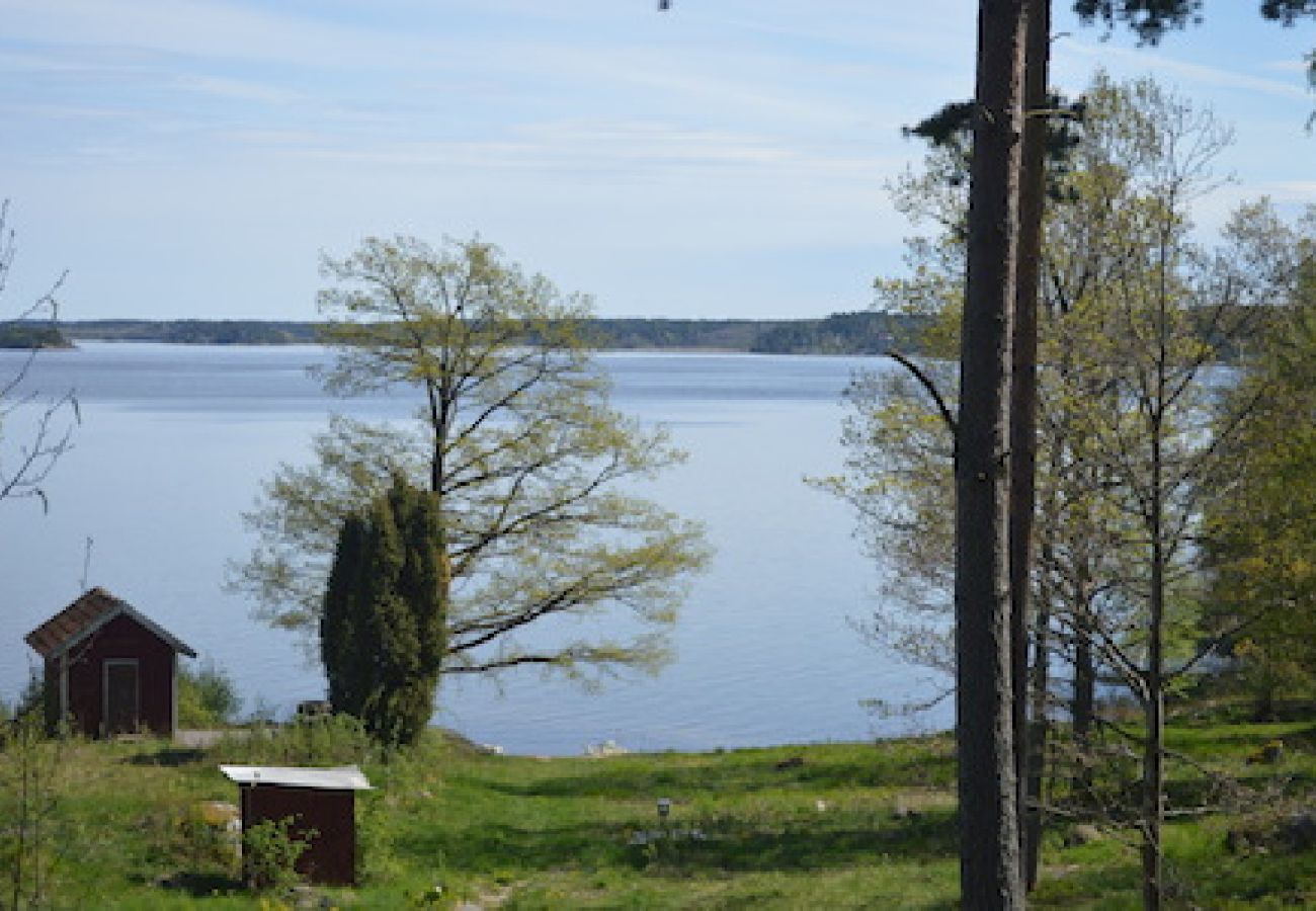 Ferienhaus in Vikbolandet - Angler-Ferienhaus 50 Meter vom Wasser 