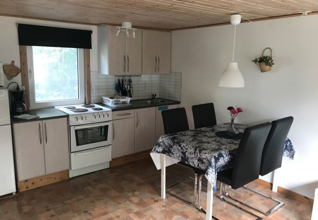 Ferienhaus in Köpingsvik - Schönes Ferienhaus an einem Badesee bei Köpingsvik auf Öland