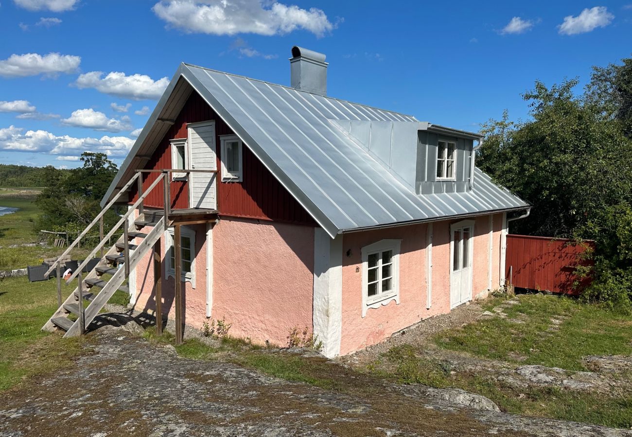 Ferienhaus in Sorunda - Einzigartige, einfache Unterkunft im Stockholmer Schären auf einer Halbinsel bei Sorunda.
