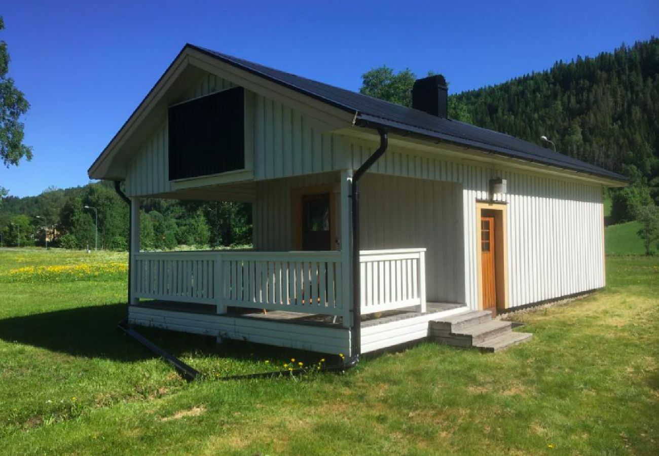 Ferienhaus in Hoting - Ferienhaus auf einem Seegrundstück am See Tåsjön