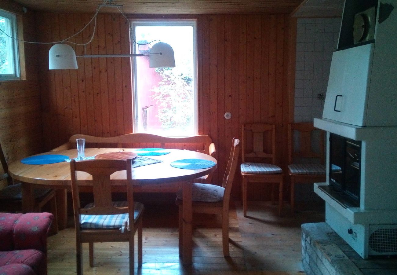 Ferienhaus in Berga - Einsames Häuschen mit eigener Badestelle