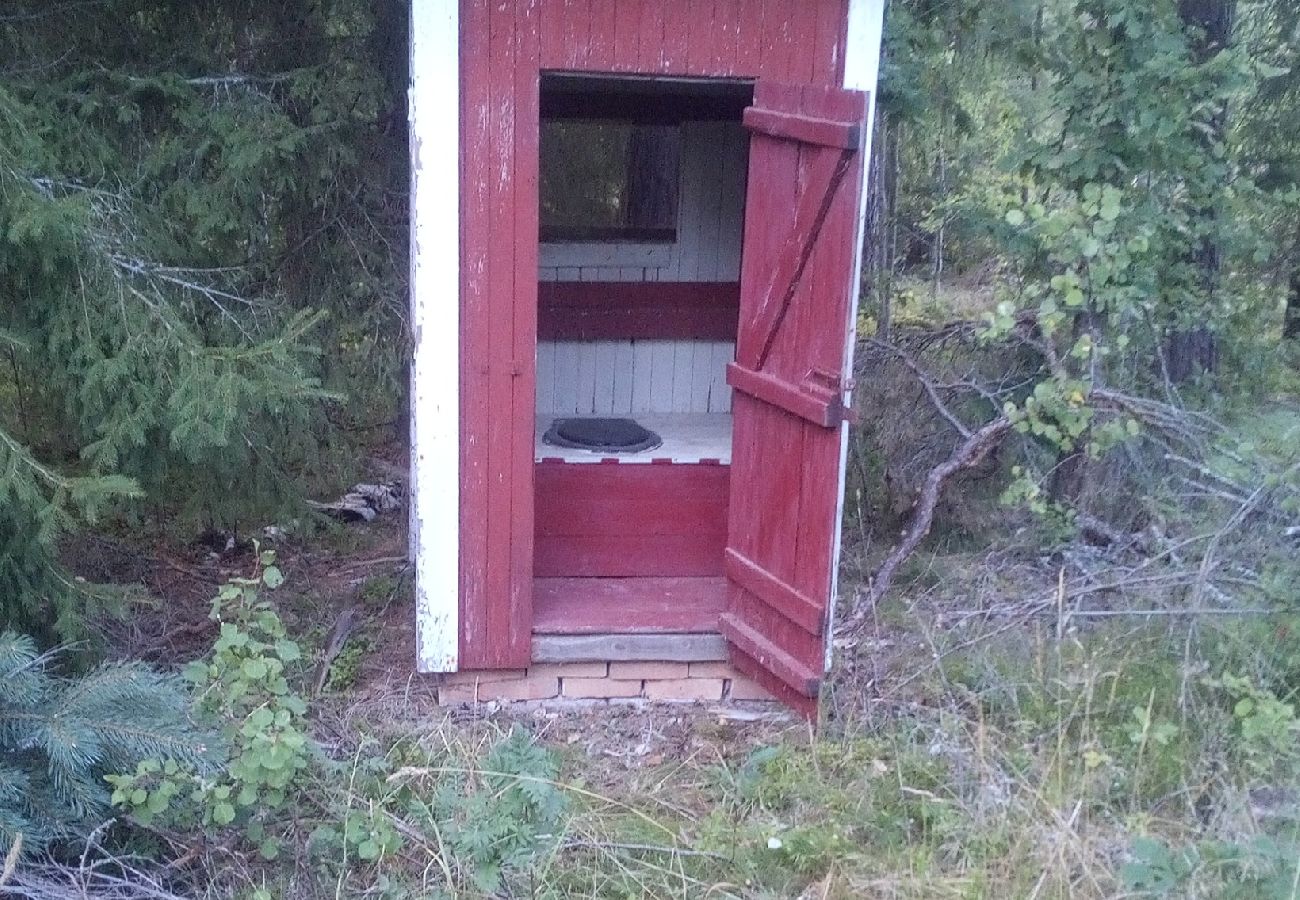 Ferienhaus in Berga - Einsames Häuschen mit eigener Badestelle