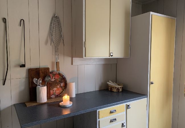 Ferienhaus in Nattavaaraby - In der Wildnis am See und wunderschöner Natur (ohne Strom, Wasser, Badezimmer) Ferienhaus in Nattavaaraby - In der Wildnis am See und wunderschöner Natur (ohne Strom, Wasser, Badezimmer)