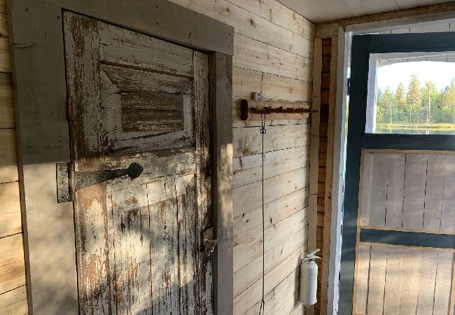 Ferienhaus in Nattavaaraby - In der Wildnis am See und wunderschöner Natur (ohne Strom, Wasser, Badezimmer) Ferienhaus in Nattavaaraby - In der Wildnis am See und wunderschöner Natur (ohne Strom, Wasser, Badezimmer)