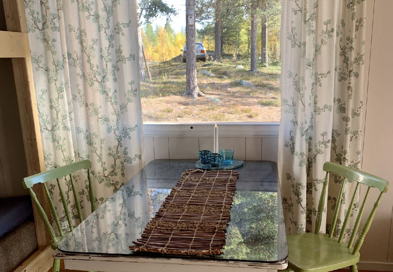 Ferienhaus in Nattavaaraby - In der Wildnis am See und wunderschöner Natur (ohne Strom, Wasser, Badezimmer)