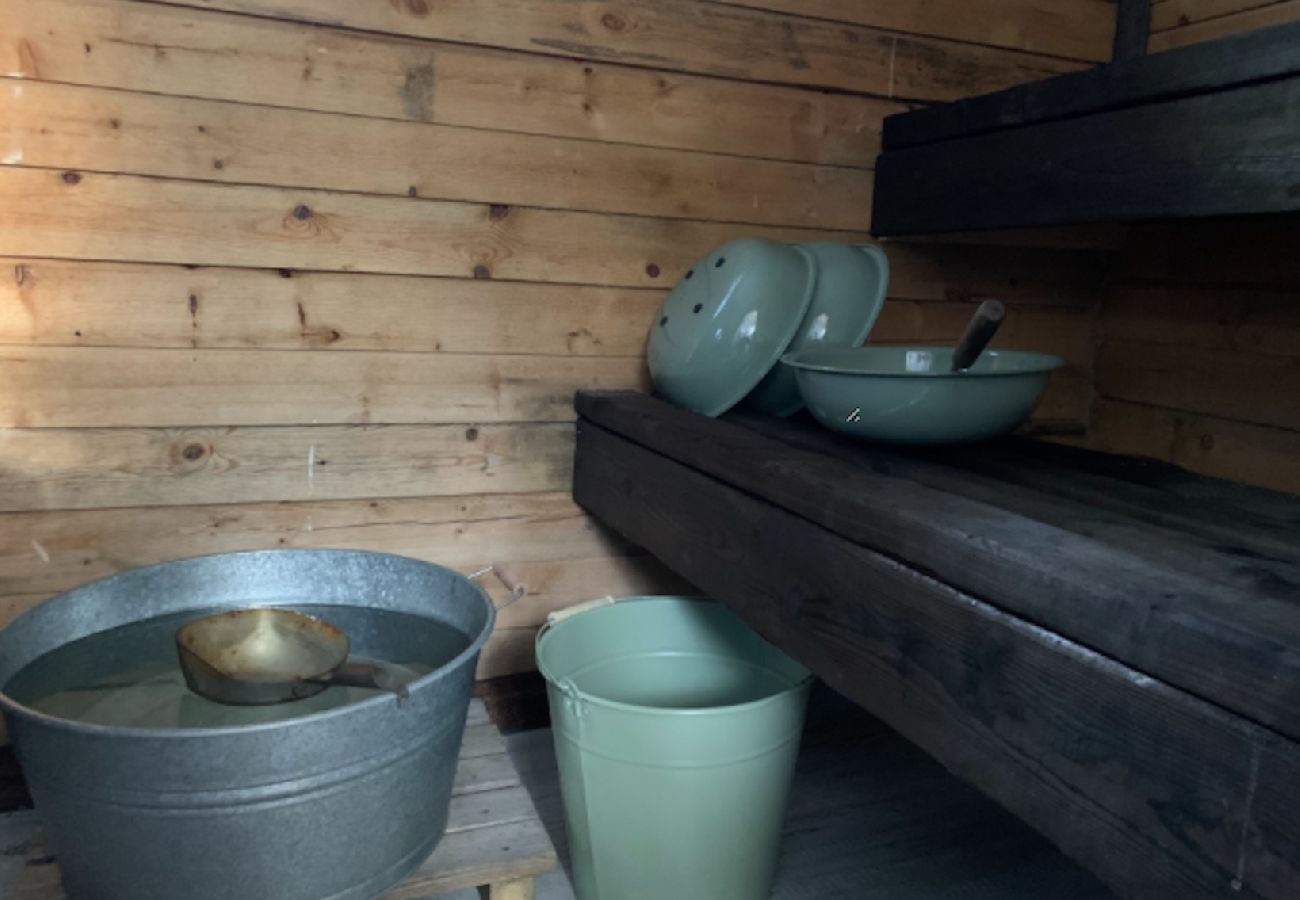 Ferienhaus in Nattavaaraby - In der Wildnis am See und wunderschöner Natur (ohne Strom, Wasser, Badezimmer)