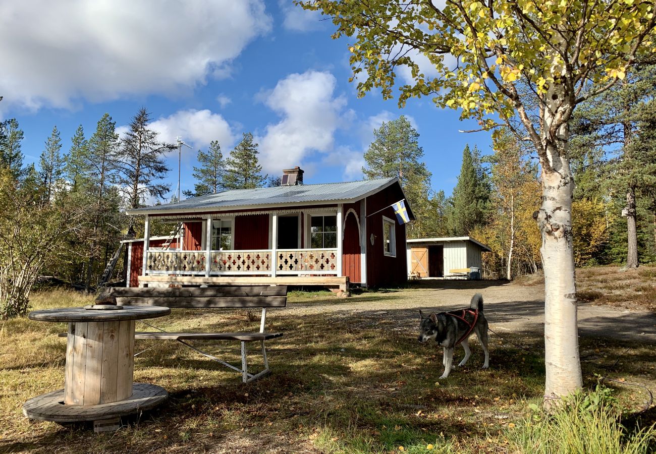 Ferienhaus in Nattavaaraby - In der Wildnis am See und wunderschöner Natur (ohne Strom, Wasser, Badezimmer)