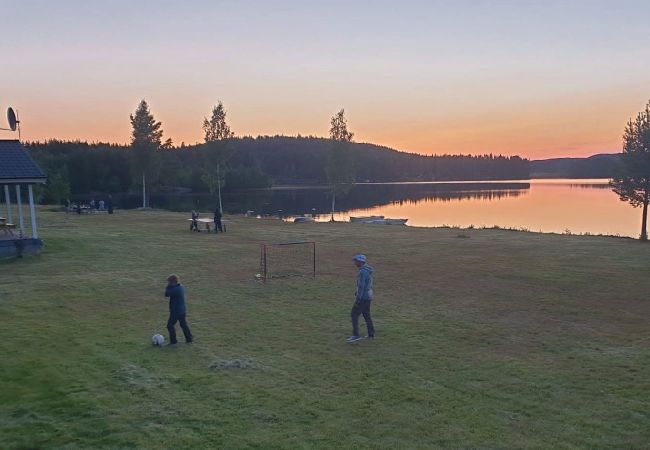 Ferienhaus in Svärdsjö - Modernes Ferienhaus direkt am wunderschönen Hinsensee