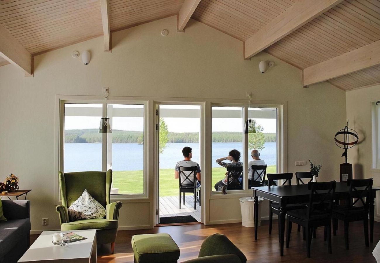 Ferienhaus in Svärdsjö - Modernes Ferienhaus direkt am wunderschönen Hinsensee