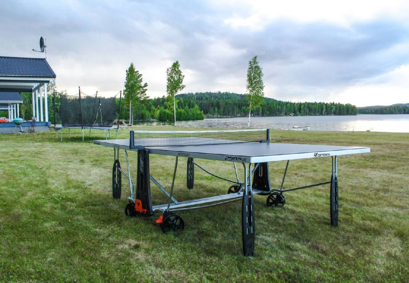 Ferienhaus in Svärdsjö - Modernes Ferienhaus direkt am wunderschönen Hinsensee